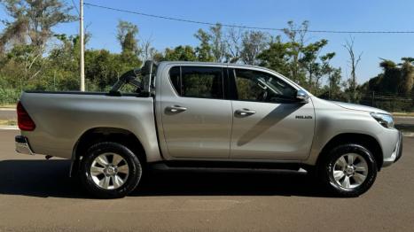 TOYOTA Hilux Caminhonete 2.7 16V 4P SRV FLEX CABINE DUPLA AUTOMTICO, Foto 8