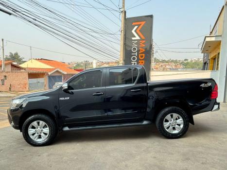 TOYOTA Hilux Caminhonete 2.8 16V SRV 4X4 DIESEL CABINE DUPLA AUTOMTICO, Foto 4