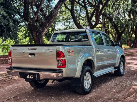 TOYOTA Hilux Caminhonete 3.0 4P 4X4 SRV TURBO DIESEL CABINE DUPLA AUTOMTICO, Foto 4