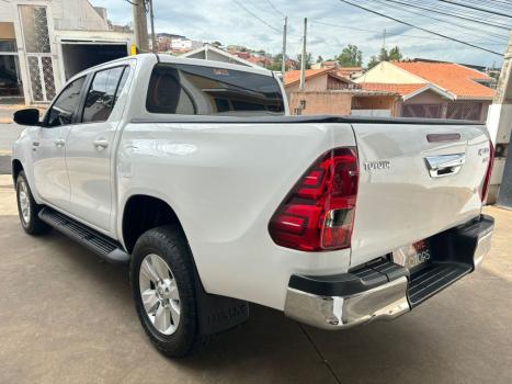 TOYOTA Hilux Caminhonete 2.7 16V 4P SRV FLEX CABINE DUPLA AUTOMTICO, Foto 7