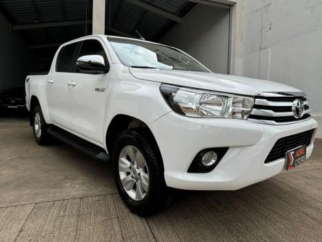 TOYOTA Hilux Caminhonete 2.8 16V SRV 4X4 DIESEL CABINE DUPLA AUTOMTICO, Foto 1