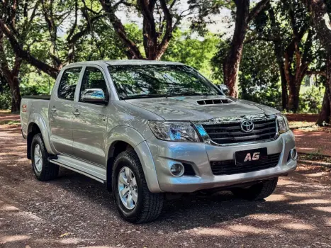 TOYOTA Hilux Caminhonete 3.0 4P 4X4 SRV TURBO DIESEL CABINE DUPLA AUTOMTICO, Foto 1