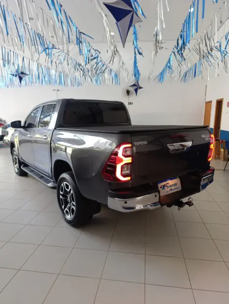 TOYOTA Hilux Caminhonete 2.8 16V SRX 4X4 DIESEL CABINE DUPLA AUTOMTICO, Foto 9