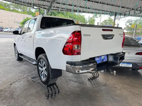 TOYOTA Hilux Caminhonete 2.7 16V 4P SRV FLEX CABINE DUPLA AUTOMTICO, Foto 4