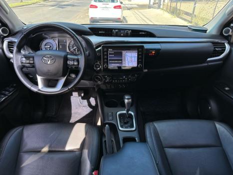 TOYOTA Hilux Caminhonete 2.8 16V SRX 4X4 TURBO DIESEL CABINE DUPLA AUTOMTICO, Foto 8