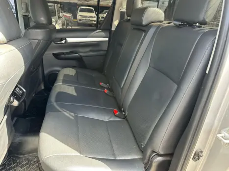 TOYOTA Hilux Caminhonete 2.8 16V SRX 4X4 TURBO DIESEL CABINE DUPLA AUTOMTICO, Foto 13