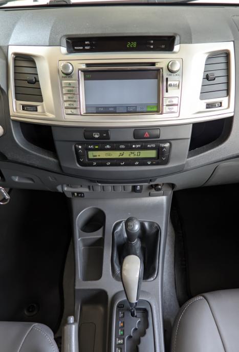 TOYOTA Hilux Caminhonete 3.0 16V 4P 4X4 SRV TURBO DIESEL CABINE DUPLA AUTOMTICO, Foto 19
