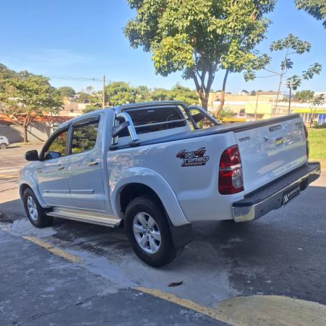 TOYOTA Hilux Caminhonete 2.7 16V 4P SRV FLEX 4X4  CABINE DUPLA AUTOMTICO, Foto 6