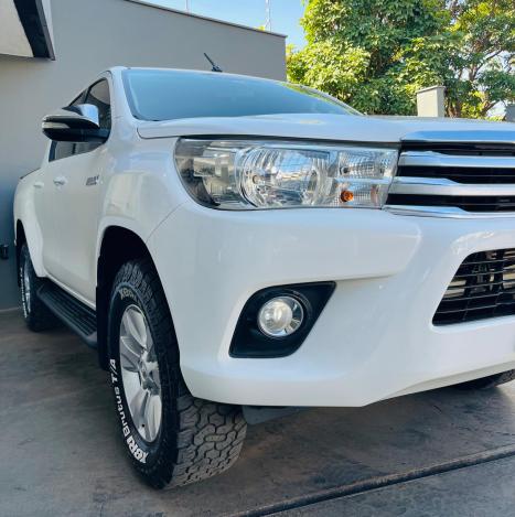 TOYOTA Hilux Caminhonete 2.8 16V SRV 4X4 DIESEL CABINE DUPLA AUTOMTICO, Foto 2