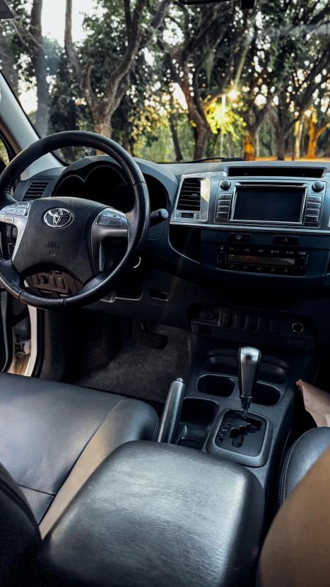 TOYOTA Hilux Caminhonete 2.7 16V 4P SRV FLEX CABINE DUPLA AUTOMTICO, Foto 5