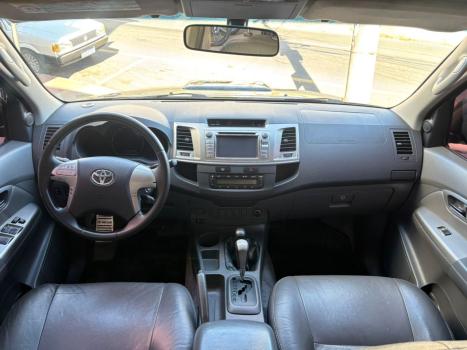 TOYOTA Hilux Caminhonete 3.0 16V 4P 4X4 SRV TURBO DIESEL CABINE DUPLA AUTOMTICO, Foto 13