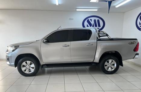 TOYOTA Hilux Caminhonete 2.7 16V 4P SR CABINE DUPLA AUTOMTICO, Foto 2