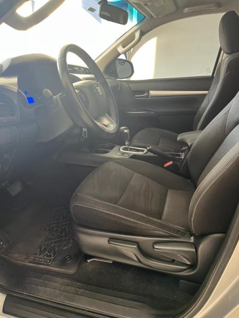 TOYOTA Hilux Caminhonete 2.7 16V 4P SR CABINE DUPLA AUTOMTICO, Foto 13