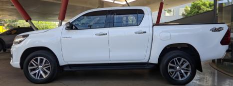 TOYOTA Hilux Caminhonete 2.8 16V SRV 4X4 DIESEL CABINE DUPLA AUTOMTICO, Foto 4