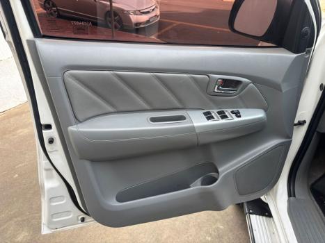 TOYOTA Hilux Caminhonete 3.0 16V 4P 4X4 SRV TURBO DIESEL CABINE DUPLA AUTOMTICO, Foto 14