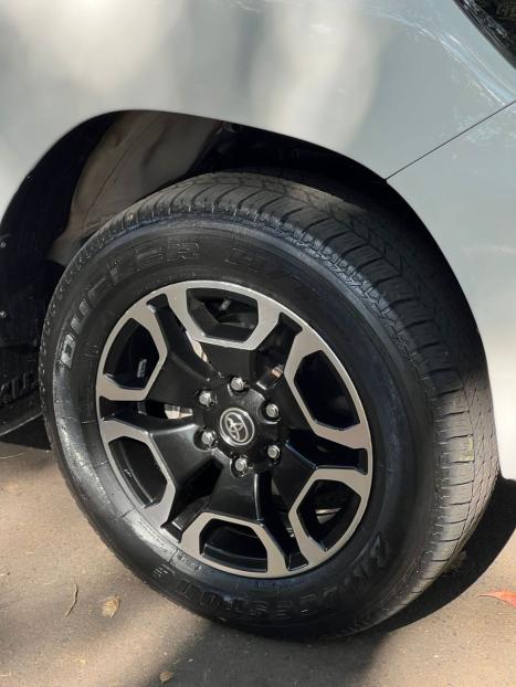 TOYOTA Hilux Caminhonete 2.8 16V SRX 4X4 DIESEL CABINE DUPLA AUTOMTICO, Foto 14