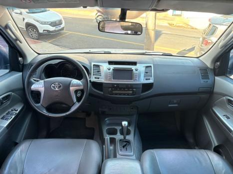 TOYOTA Hilux Caminhonete 2.7 16V 4P SRV FLEX CABINE DUPLA AUTOMTICO, Foto 16