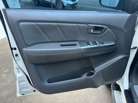 TOYOTA Hilux Caminhonete 2.7 16V 4P SRV FLEX CABINE DUPLA AUTOMTICO, Foto 19