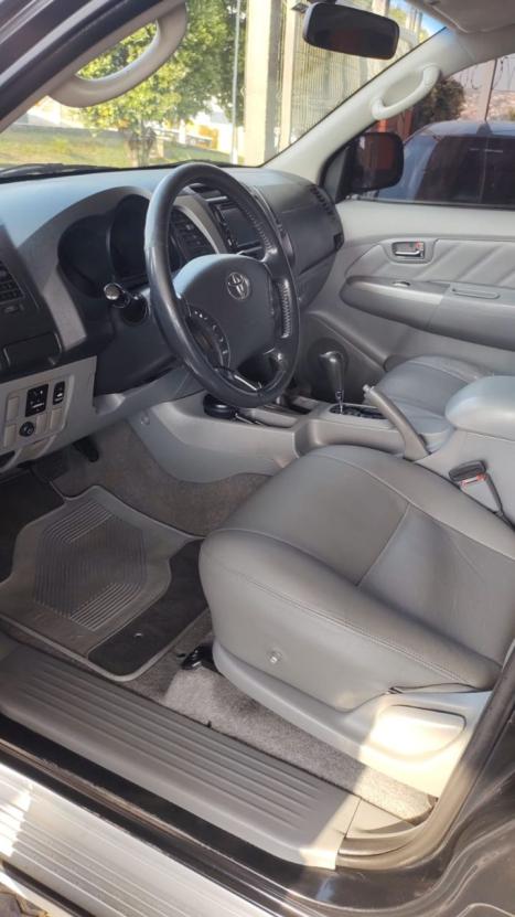 TOYOTA Hilux Caminhonete 2.7 16V 4P SRV FLEX 4X4  CABINE DUPLA AUTOMTICO, Foto 4