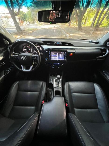 TOYOTA Hilux Caminhonete 2.8 16V SRX 4X4 TURBO DIESEL CABINE DUPLA AUTOMTICO, Foto 16