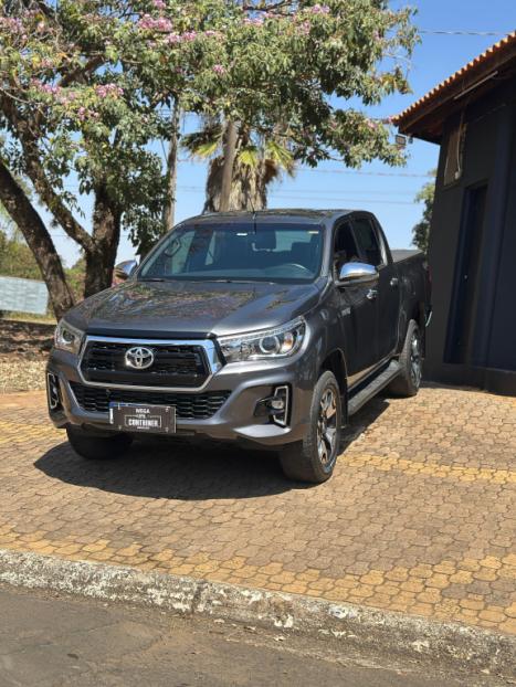 TOYOTA Hilux Caminhonete 2.8 16V 4P SR 4X4 DIESEL CABINE DUPLA AUTOMTICO, Foto 1