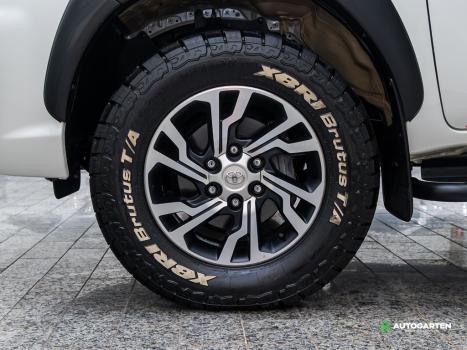 TOYOTA Hilux Caminhonete 4.0 V6 GR SPORT 4X4 CABINE DUPLA AUTOMTICO, Foto 5