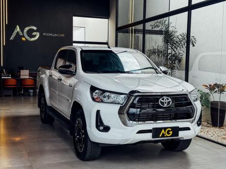 TOYOTA Hilux Caminhonete 2.8 16V SRV 4X4 DIESEL CABINE DUPLA AUTOMTICO, Foto 1