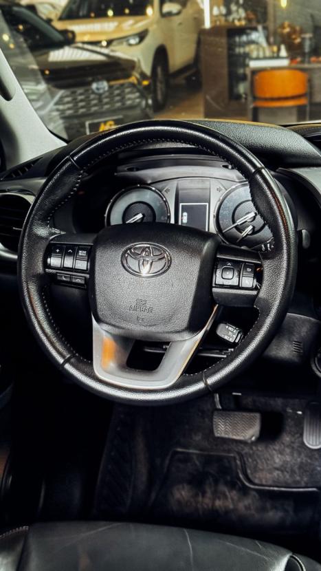 TOYOTA Hilux Caminhonete 2.8 16V SRV 4X4 DIESEL CABINE DUPLA AUTOMTICO, Foto 11