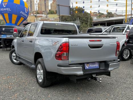 TOYOTA Hilux Caminhonete 2.8 4P 4X4 DIESEL CABINE DUPLA, Foto 3