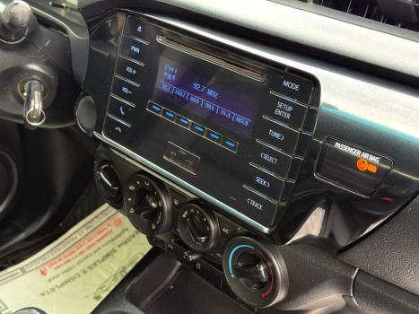 TOYOTA Hilux Caminhonete 2.8 4P 4X4 DIESEL CABINE DUPLA, Foto 6