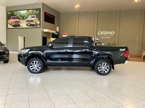 TOYOTA Hilux Caminhonete 2.8 16V SRX 4X4 TURBO DIESEL CABINE DUPLA AUTOMTICO, Foto 2