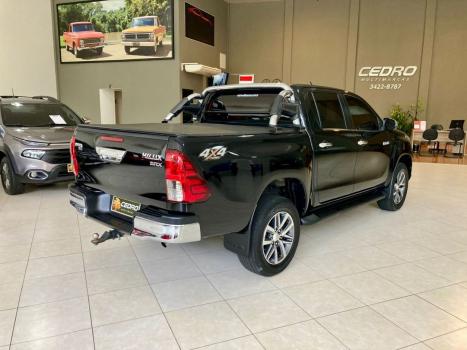 TOYOTA Hilux Caminhonete 2.8 16V SRX 4X4 TURBO DIESEL CABINE DUPLA AUTOMTICO, Foto 5
