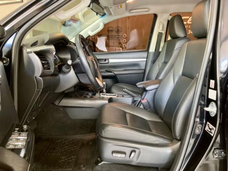TOYOTA Hilux Caminhonete 2.8 16V SRX 4X4 TURBO DIESEL CABINE DUPLA AUTOMTICO, Foto 9