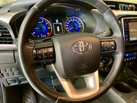 TOYOTA Hilux Caminhonete 2.8 16V SRX 4X4 TURBO DIESEL CABINE DUPLA AUTOMTICO, Foto 14