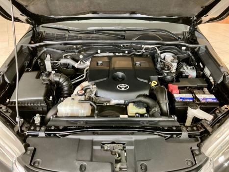 TOYOTA Hilux Caminhonete 2.8 16V SRX 4X4 TURBO DIESEL CABINE DUPLA AUTOMTICO, Foto 17