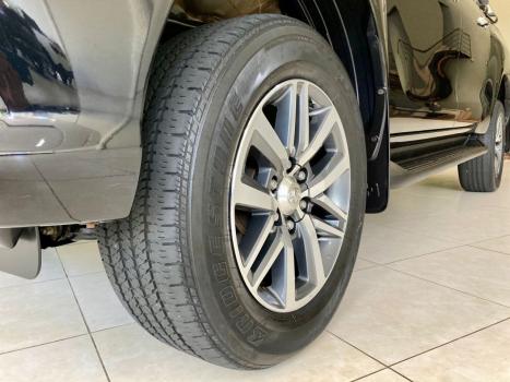 TOYOTA Hilux Caminhonete 2.8 16V SRX 4X4 TURBO DIESEL CABINE DUPLA AUTOMTICO, Foto 20
