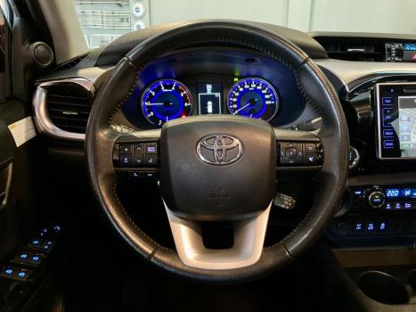 TOYOTA Hilux Caminhonete 2.8 16V SRX 4X4 TURBO DIESEL CABINE DUPLA AUTOMTICO, Foto 26