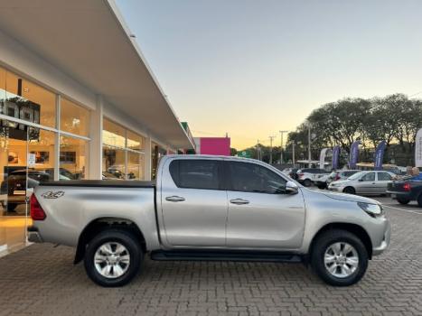 TOYOTA Hilux Caminhonete 2.8 16V SRV 4X4 DIESEL CABINE DUPLA AUTOMTICO, Foto 4