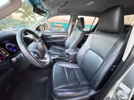TOYOTA Hilux Caminhonete 2.8 16V SRV 4X4 DIESEL CABINE DUPLA AUTOMTICO, Foto 11