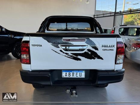 TOYOTA Hilux Caminhonete 2.8 16V 4P SR 4X4 DIESEL CHALLENGE CABINE DUPLA AUTOMTICO, Foto 5