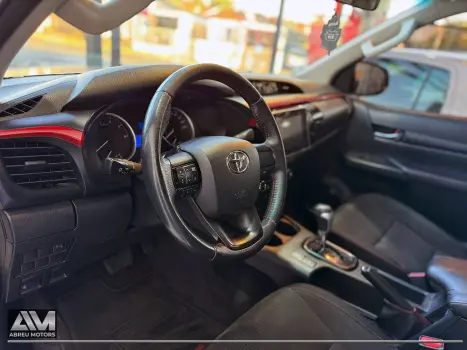 TOYOTA Hilux Caminhonete 2.8 16V 4P SR 4X4 DIESEL CHALLENGE CABINE DUPLA AUTOMTICO, Foto 8