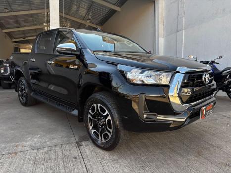 TOYOTA Hilux Caminhonete 2.8 16V SRV 4X4 DIESEL CABINE DUPLA AUTOMTICO, Foto 1