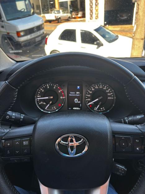 TOYOTA Hilux Caminhonete 2.8 16V SRV 4X4 DIESEL CABINE DUPLA AUTOMTICO, Foto 20