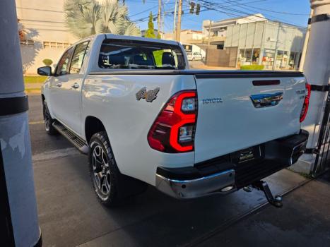 TOYOTA Hilux Caminhonete 2.8 16V SRX 4X4 TURBO DIESEL CABINE DUPLA AUTOMTICO, Foto 4
