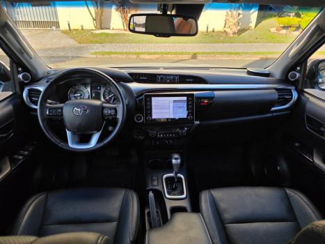 TOYOTA Hilux Caminhonete 2.8 16V SRX 4X4 TURBO DIESEL CABINE DUPLA AUTOMTICO, Foto 10