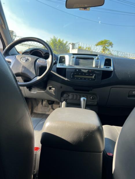 TOYOTA Hilux Caminhonete 2.7 16V 4P SRV FLEX CABINE DUPLA AUTOMTICO, Foto 2