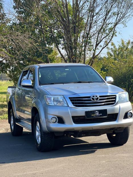 TOYOTA Hilux Caminhonete 2.7 16V 4P SRV FLEX CABINE DUPLA AUTOMTICO, Foto 3