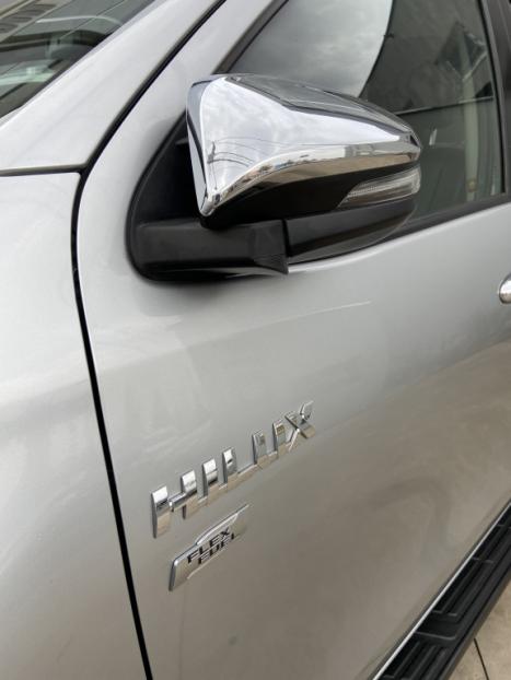 TOYOTA Hilux Caminhonete 2.7 16V 4P SRV CABINE DUPLA, Foto 2