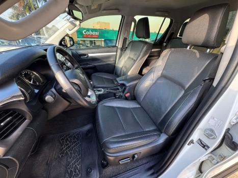 TOYOTA Hilux Caminhonete 2.8 16V SRX 4X4 DIESEL CABINE DUPLA AUTOMTICO, Foto 11
