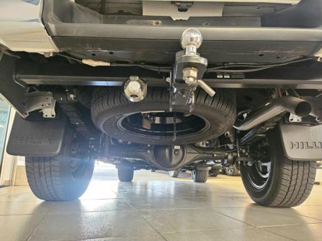 TOYOTA Hilux Caminhonete 2.8 16V SRV 4X4 DIESEL CABINE DUPLA AUTOMTICO, Foto 8